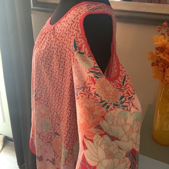 Bobeau cold  shoulder bell sleeve flower pattern XL blouse preloved ❤️ - Picture 12 of 13